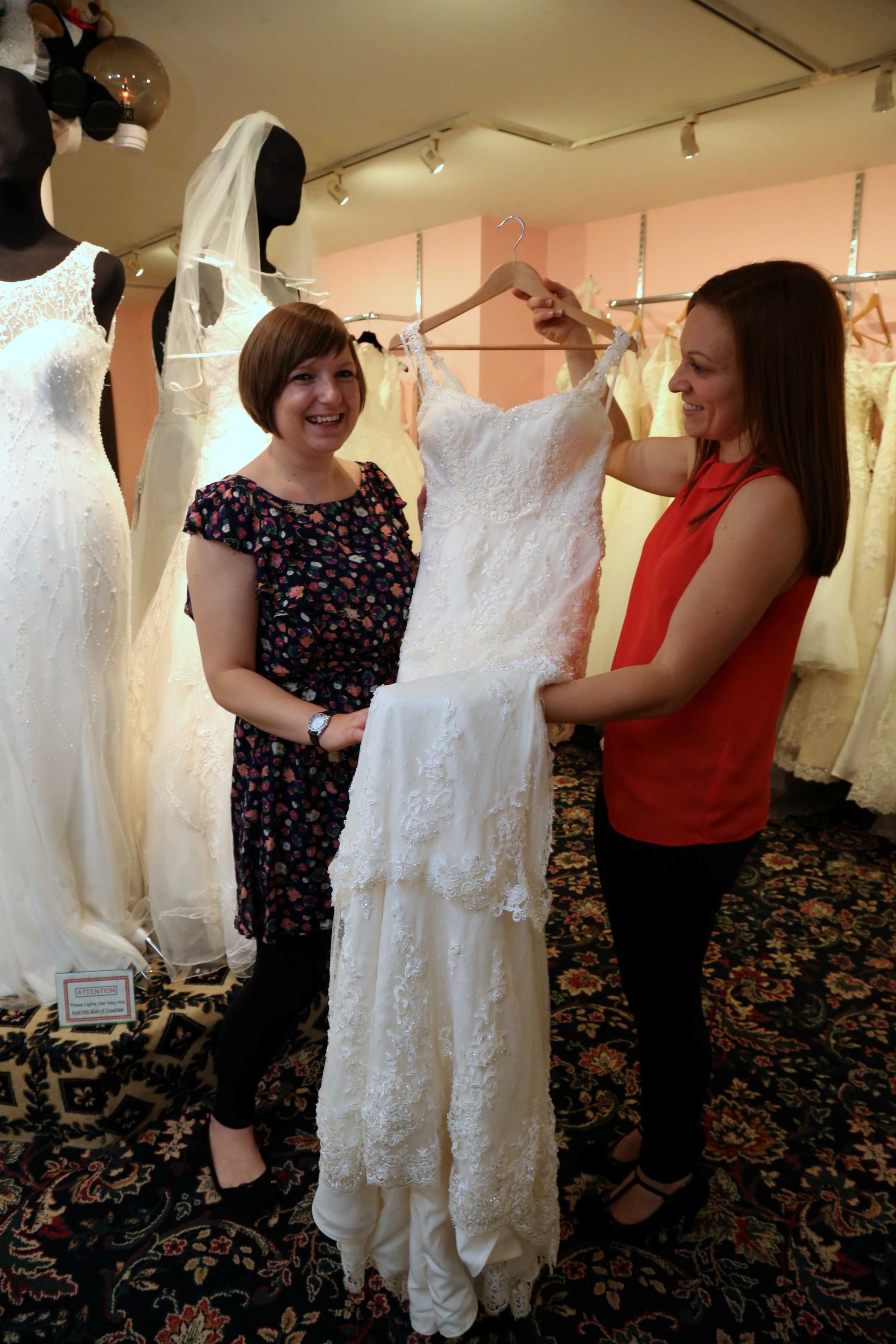 wedding dress consultant