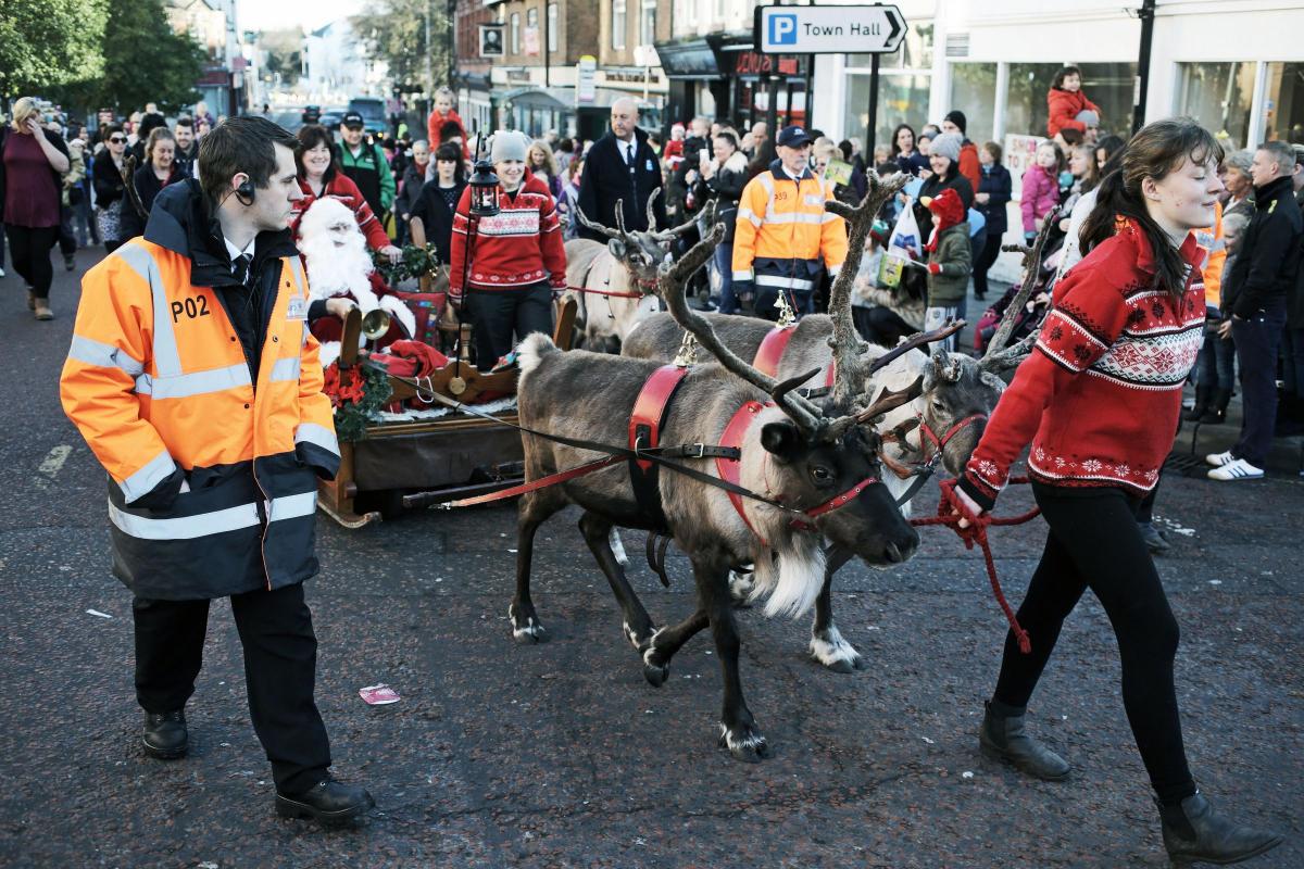 Darlington Christmas Parade 2022 Santa And His Reindeer Fly In To Darlington | The Northern Echo